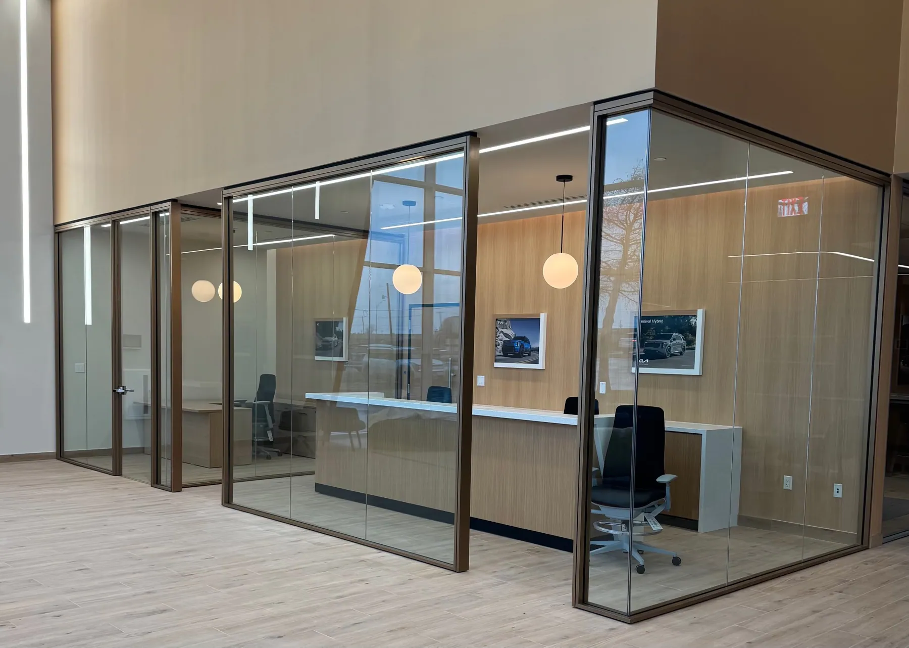 Floor-to-ceiling glazing